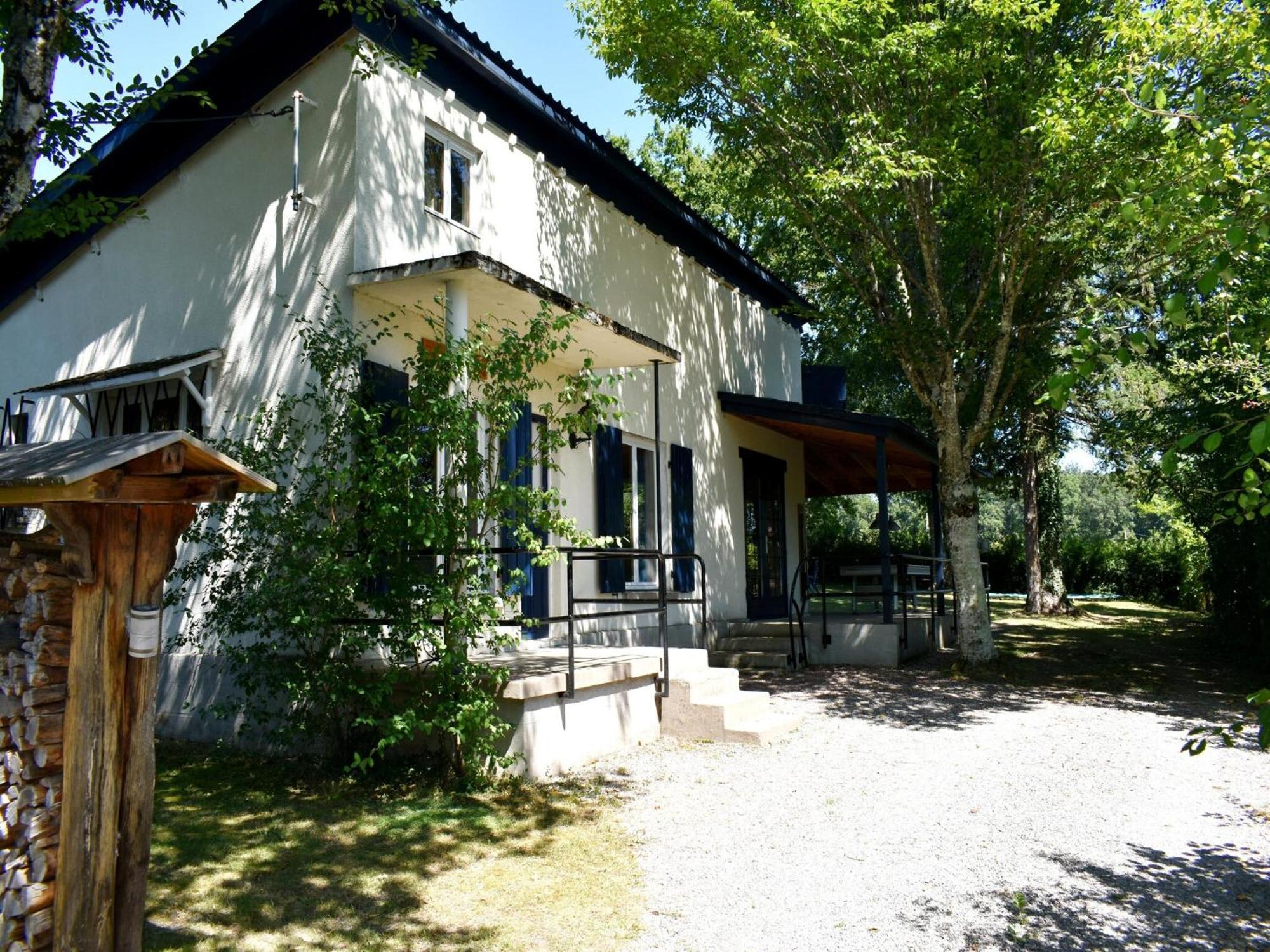 Modern Holiday Home Near The Forest Saint-Honore-les-Bains Exterior photo